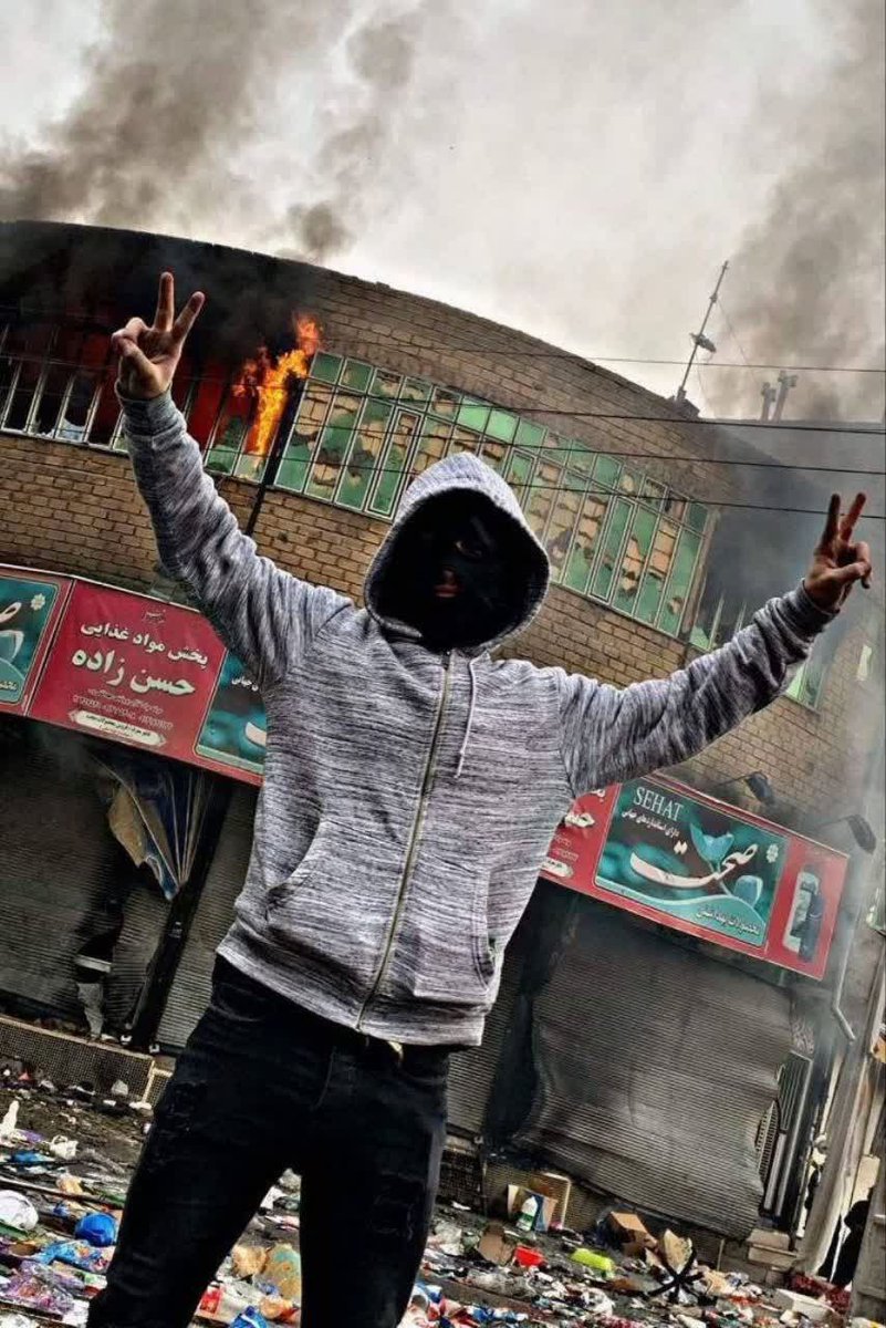 IranNewspaper's tweet photo. در این تصویر چیزی جز سوریه سازی ایران می بینید؟ https://t.co/6jVS8hfLyb