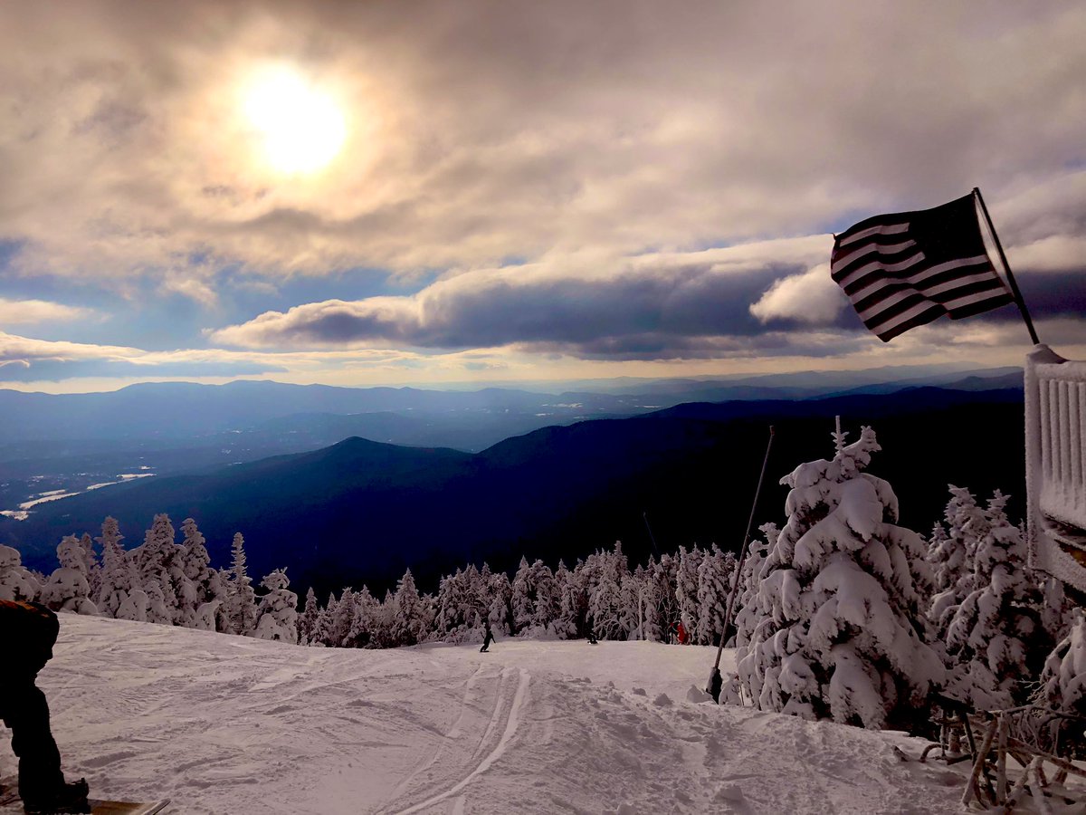 Sarahattable's tweet photo. First day of the season was amazing at @StoweMtResort! Sure it was icy &amp; cruddy but it’s mid-ish November and there was snow! 😋 Starting our @epicpassclub off right. #SkiVT #Ski #FirstDayOfTheSeason https://t.co/2GpwOZFxsp