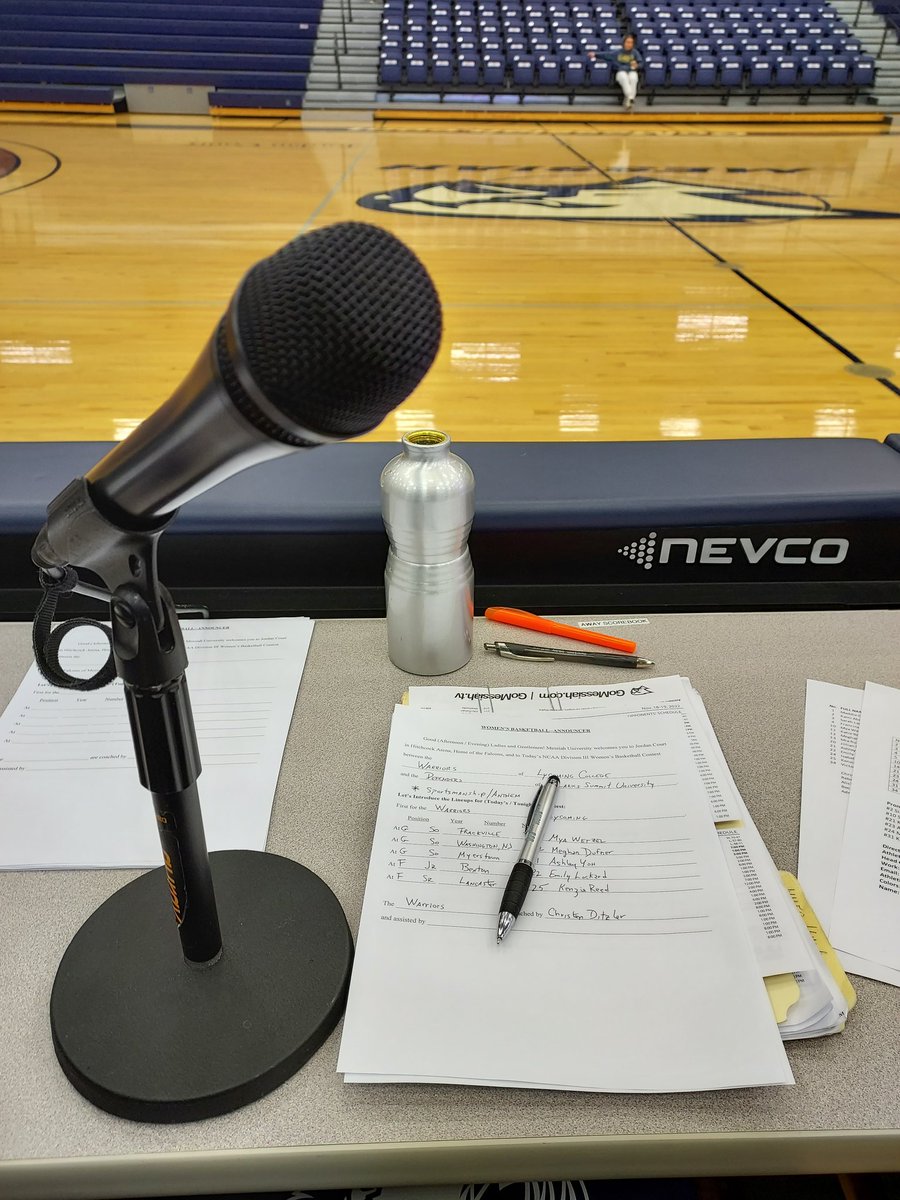 arkeEdD's tweet photo. My vantage point for a triple header of @MessiahSports basketball 🏀 @MessiahMBB 1, 3 and 5:30 #Falcons https://t.co/Mk5xodNMxA