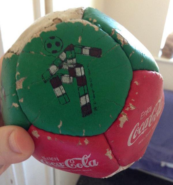 Teamgrassroots_'s tweet photo. History will never forget this World Cup Ball. Everyone had one. 😂 https://t.co/SSFu6pNtlM