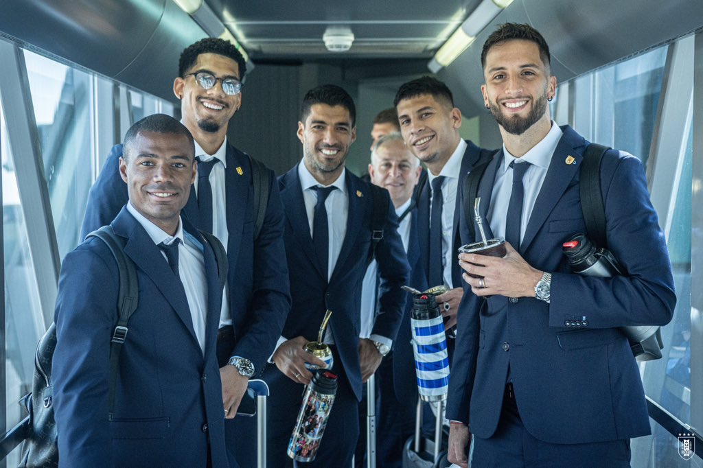 AIRE por @ElEspectador810

#EntretenimientoDeportivo palpitando el arranque del Mundial.

🚨 En vivo hasta 17:30 🚨

🎙 <a href="/JuanEsmoris02/">Juan Esmoris</a> <a href="/MauriPanizza/">Mauricio Panizza</a> y <a href="/ACiancioBruni/">Andrés Ciancio Bruni</a> y <a href="/LaliSonsol/">𝗔𝗹𝗲𝗷𝗮𝗻𝗱𝗿𝗼 𝗦𝗼𝗻𝘀𝗼𝗹</a> en  Doha 

📲 092 000 810 

🌍 Espectador.Com/envivo