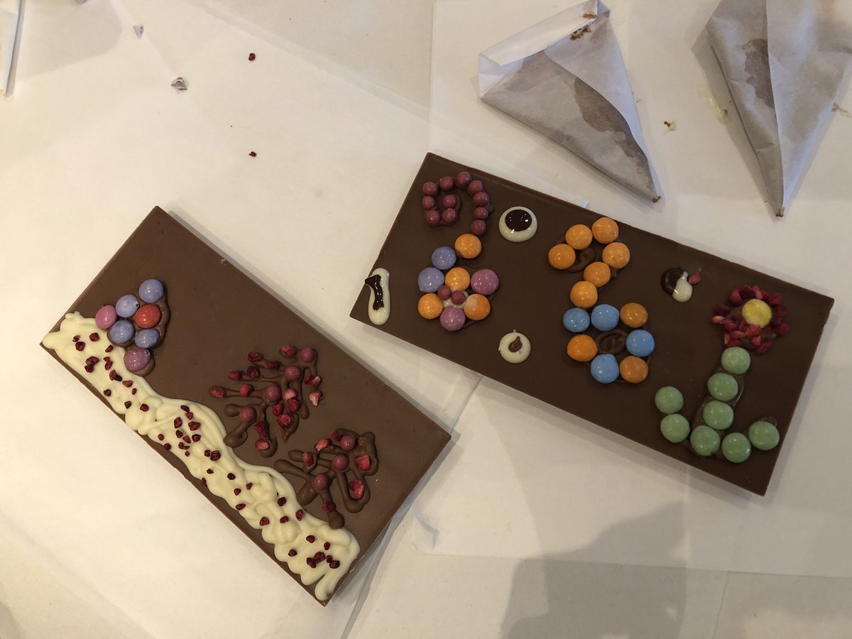 ggswechiefteam's tweet photo. Thank you #girlguidinghampshirenorth for a fabulous afternoon #glassinfusion #chocolatecreating #timeforleaders #chatting #networking @GirlguidingSWE @Girlguiding https://t.co/Z6eikw8QEH