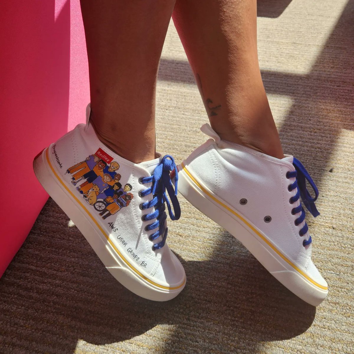 colors4ideas's tweet image. Espalhando a palavra #AWSUserGroupsBR #PrograMariaSummit2022 

@awsusergroupsBR
@awsusergroupsp
Arte: @imagineedesenhe via Insta