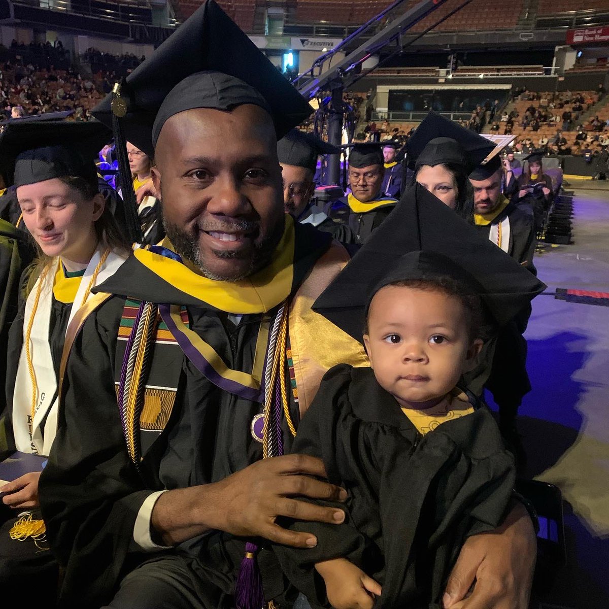SNHU on Twitter: "We ♥️ SNHU grads - and future SNHU grads! #SNHUcelebrate"