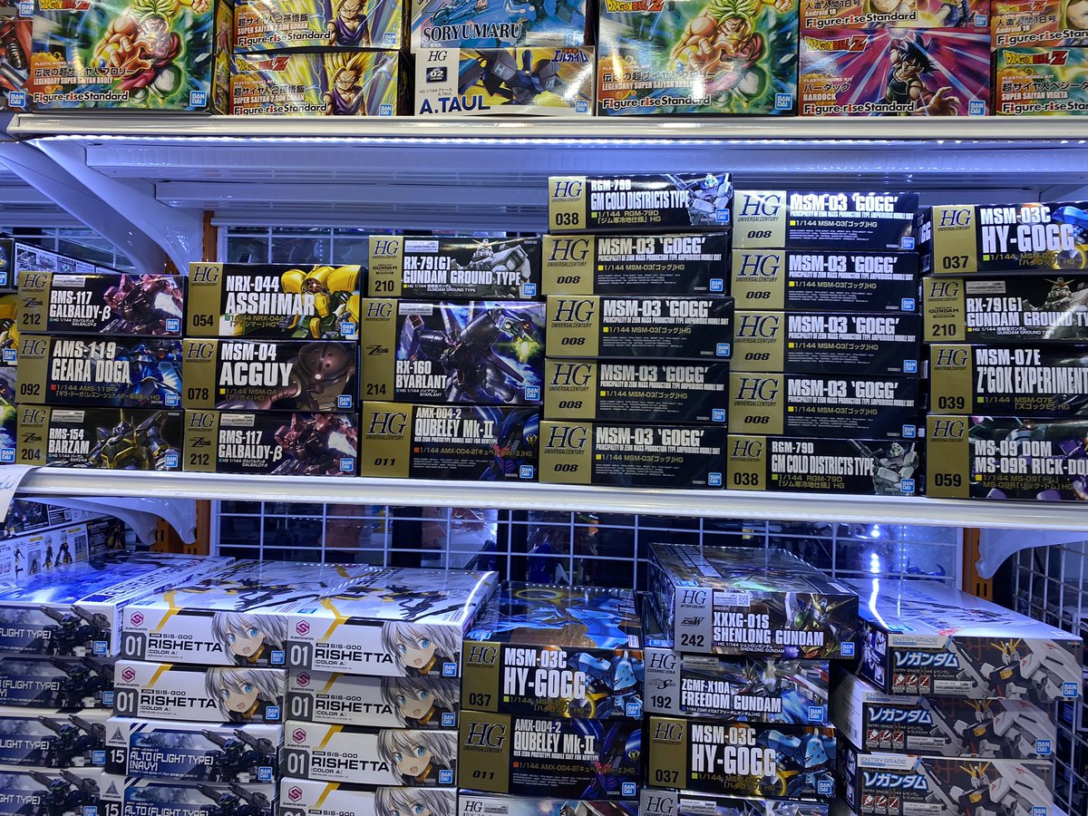 f91rock's tweet photo. タイのガンプラ纏め

バンコクの秋葉原ことメガプラザ。
ガンプラを取り扱うお店はあるが、ラインナップは限られる。
価格はUdom sukと同じくらい。ガンダムベースよりは安い。　
時間がなく回りきれなかった為、いいお店もあるかもしれません。
わかりやすいが偽物もあるので注意！ https://t.co/z4Ra9EdcGm