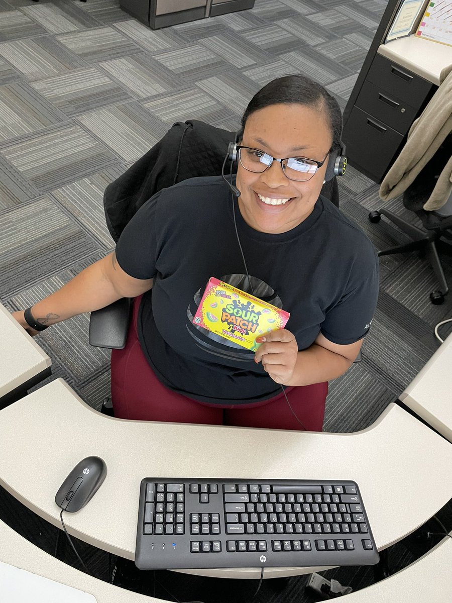 TeamBaudoin's tweet photo. Jasmine getting that fiber sale https://t.co/Ebc96bztgB