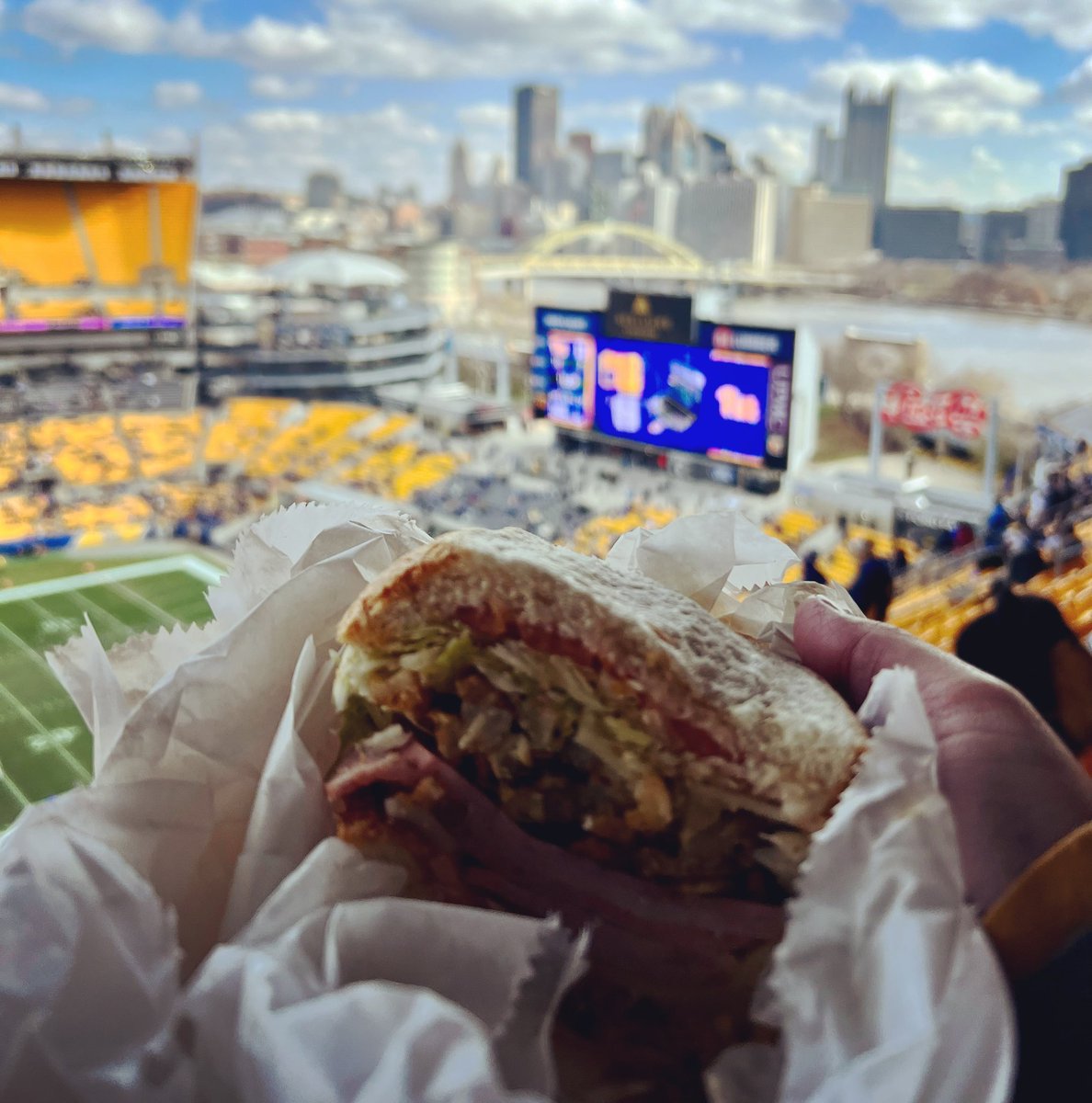 ktee1026's tweet photo. Gameday lunch 🥪💙💛 #H2P #Primantis #HeizField #NotGonnaCallItThatStadium https://t.co/aV904pU3Hg
