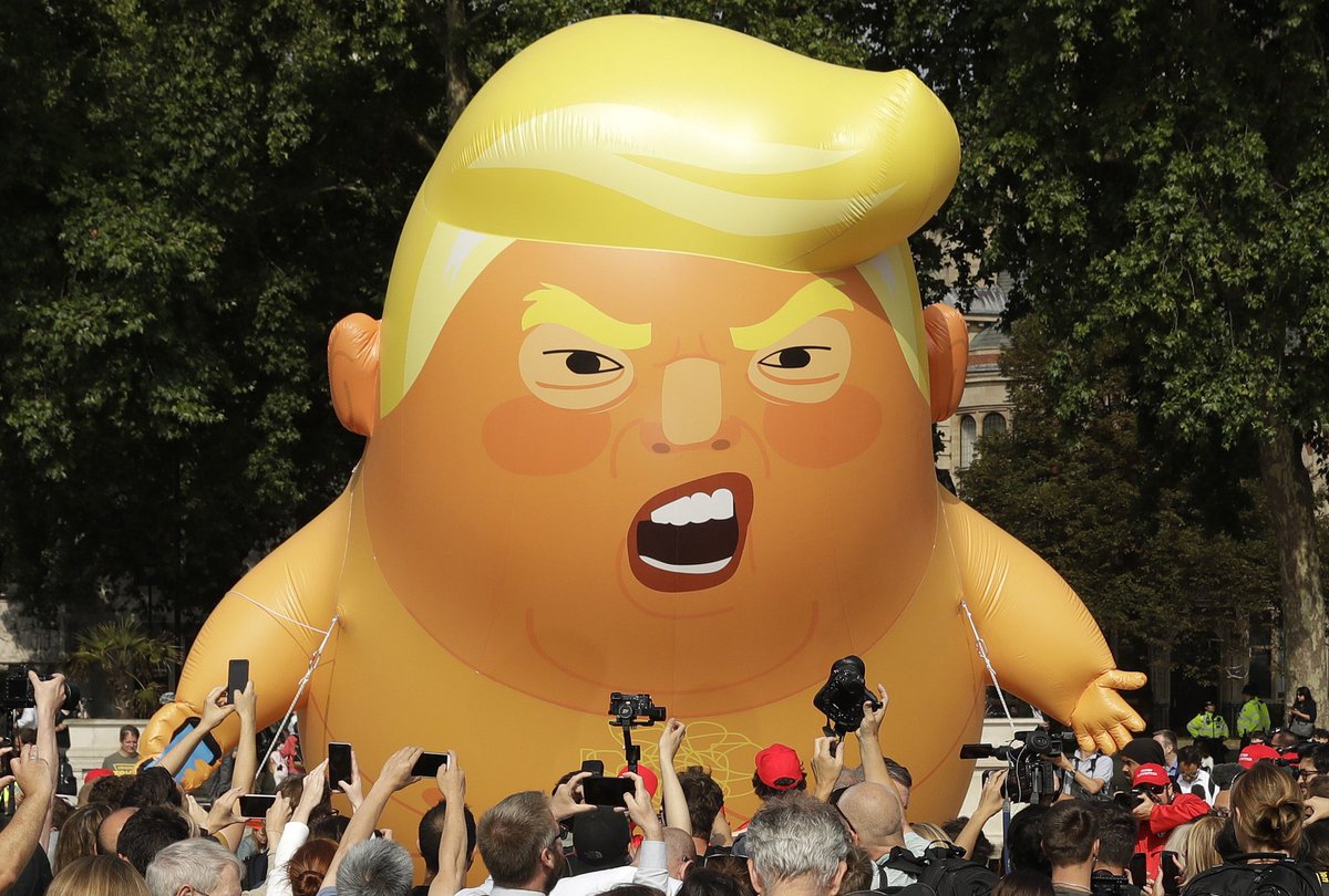 gCMG_Obv's tweet photo. @nathaliejacoby1 C. And I am not even from the US or in the US. 
This is how people outside the US look at him. https://t.co/m7jl42BJUM