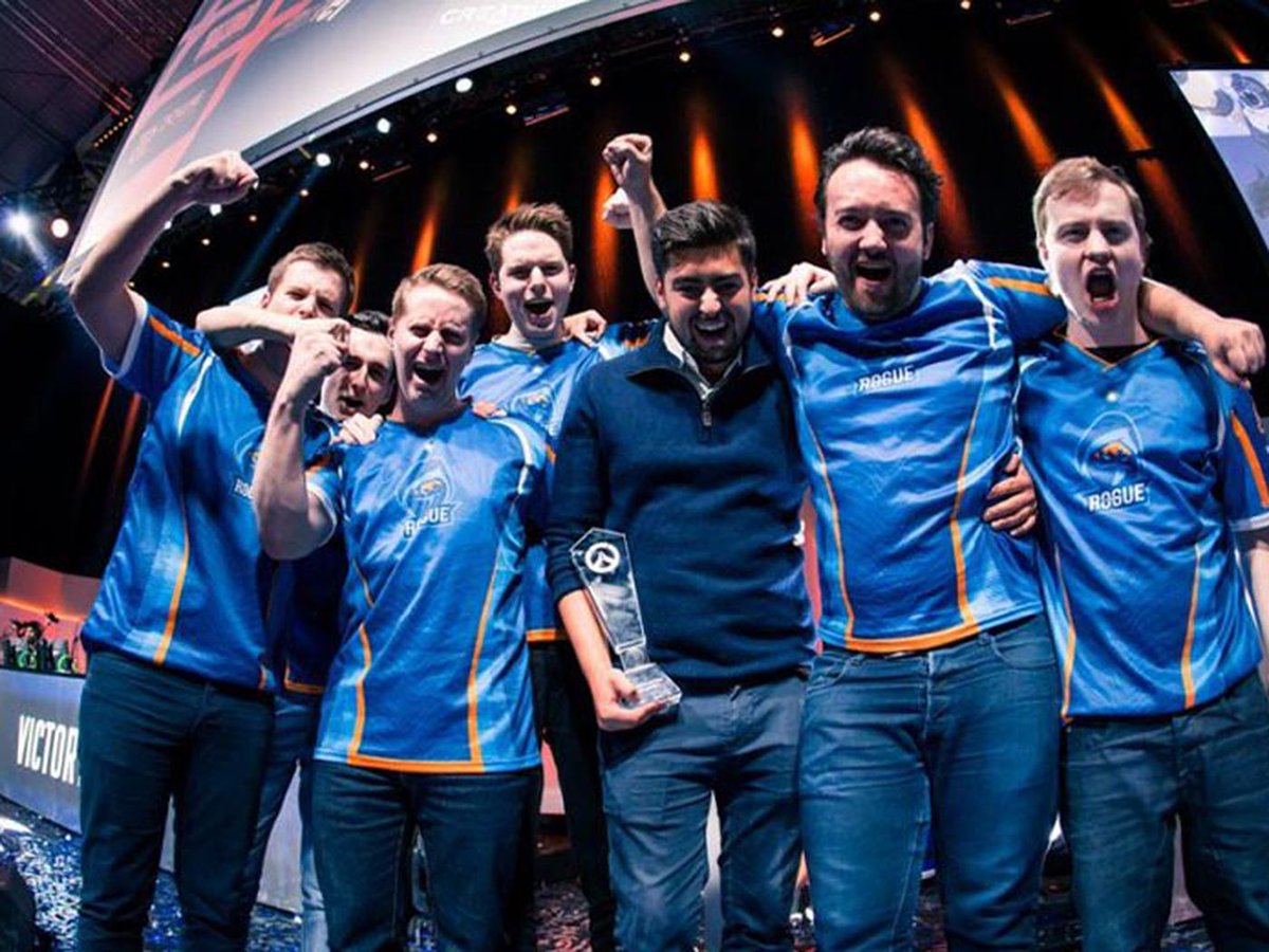 NAVILeague's tweet photo. August 21st, 2016: The ESL Overwatch Atlantic Showdown. Where we won our first of many major championship trophies to come. Proudly carried by:

@Reinforce
@TviQ_
@Rogue_winz
@DF_aKm
@uNKOE
@KnOxXx_Ow 

#RogueRewind https://t.co/NNfJgacOrb