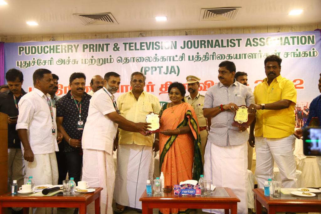DrTamilisai4BJP's tweet photo. Addressed at #nationalpressday2022  Celebrations, organised by #Puducherry Print Television &amp; Journalists Association (PPTJA).

Alongside Honb'le Speaker,  Honb'le Home Minister,MLAs &amp; media friends.
Recalled the immense contribution of media for democracy and nation building. https://t.co/zvwjfp8ZXI