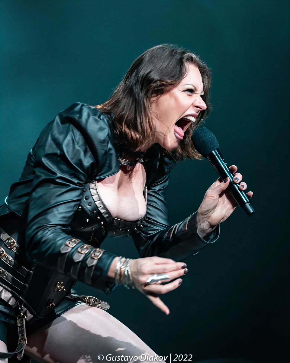 NightwishBand's tweet photo. We are over the moon with the news that @FloorJansen_ is now cancer free! ❤️ Knowing we're starting the European tour together tomorrow in good health is something we are incredibly grateful for! We hope to see you all soon at one of our shows! 🔥

📸 Gustavo Diakov https://t.co/Ab8jQ7IQjv