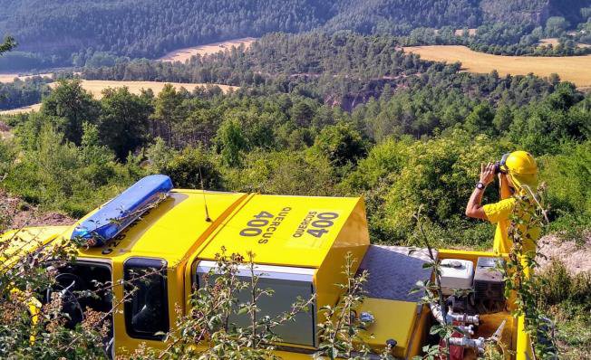 diba's tweet photo. Fa 26 anys que reconeixem l’esforç i la dedicació de les Agrupacions de Defensa Forestal #ADF que, amb la seva feina, ajuden a prevenir i combatre els #incendisforestals #PremisADF2022 https://t.co/TclrkH5nmA