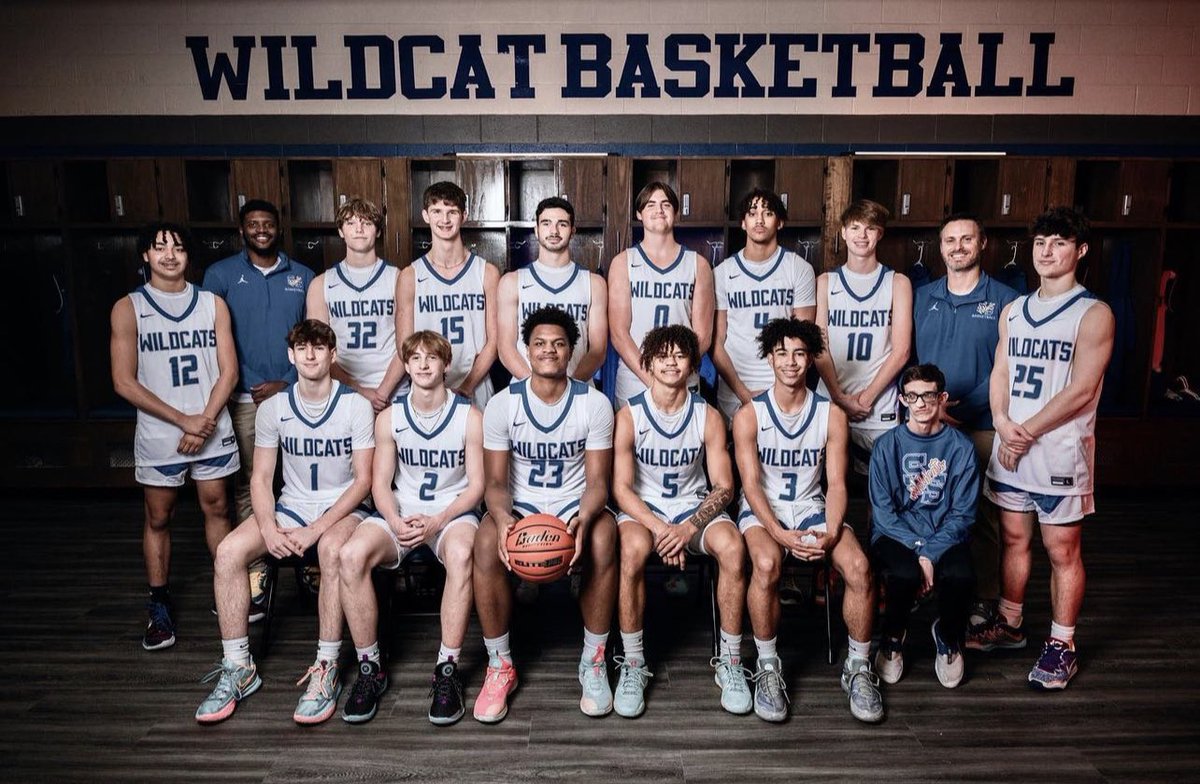 oddie0's tweet photo. Sophomore Year here we go, i couldn’t wish for a better coaching staff, or a more hardworking team. I wouldn’t want to be anywhere else. Lets go get it! @SSBasketball17 @_CoachMass @Coach_Shaver1 https://t.co/LZfsRTlyp5