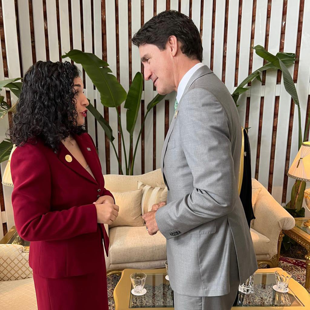 Always good to catch up with a dear friend of the Republic of Kosovo. 

At <a href="/OIFrancophonie/">La Francophonie</a>, I spoke to 🇨🇦 Prime Minister <a href="/JustinTrudeau/">Justin Trudeau</a> about ongoing developments in our region and the gratitude of our people for Canada’s clear and concrete support.