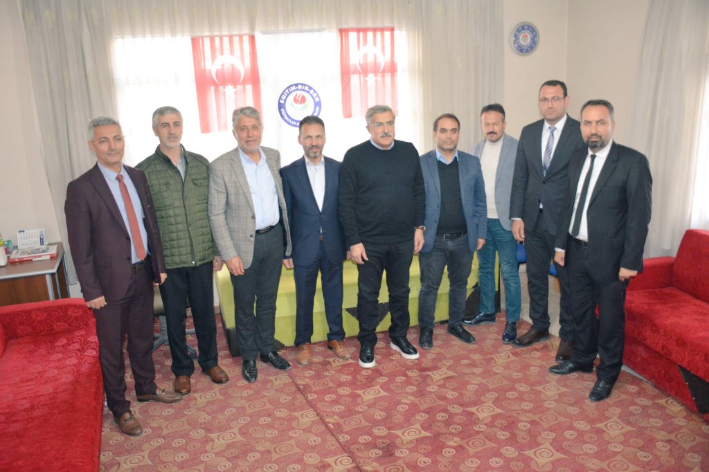 habdullahdinc's tweet photo. Eğitim Bir-Sen Kırıkhan Temsilciliğine yeni seçilen yönetimimizi ziyaret eden kıymetli Milletvekilimiz @HuseyinYayman,belediye başkanı @AyhanYavuz_bld,Akparti ilçe başkanı @omererdalcelik,memur-sen başkan vekili @_huseyintutar68 olmak üzere tüm misafirlerimize teşekkür ediyorum. https://t.co/0OATnqPgvB