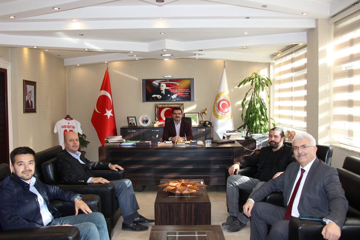 Kaymakamımız <a href="/HarunResitHan/">Harun Reşit HAN</a> İlçemizde açılması planlanan Sosyal Hizmet Merkezi Müdürlüğü ile ilgili görüşmek üzere  Aile ve Sosyal Hizmetler Bakanlığı Daire Başkanı Hulusi Gölpınar, ASH İl Müdürü Bekir Yümnü ve Belediye Başkanı Recep Bozkurt ile toplantı gerçekleştirdi.