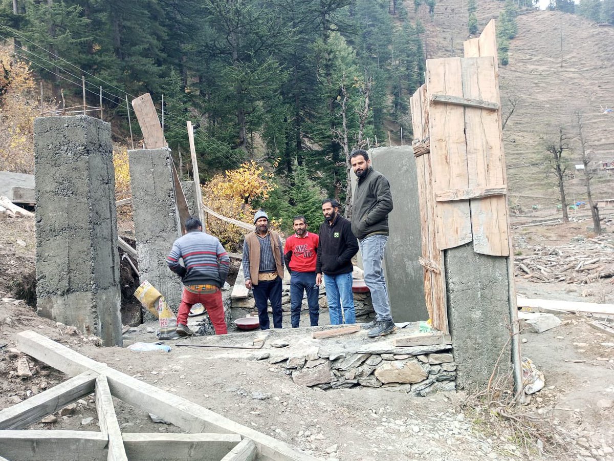BDOChowkiChoura's tweet photo. #OngoingWorks under ADP 2022-23 by RDD Inderwal.
#PassengerShed #ViewPoint #DevOfGround #PaccaPath
@dckishtwar @jkrddpr @DICKishtwar @TasleemwaniKAS https://t.co/E1lCMQYPMw
