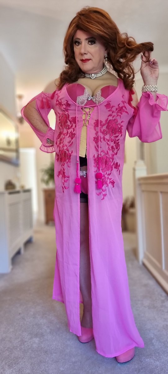 SindySilky's tweet photo. See.. the #pearlnecklace #and #pearlearings match! #Pinkrobe, #pinklingerie https://t.co/k3YGipVdUf
