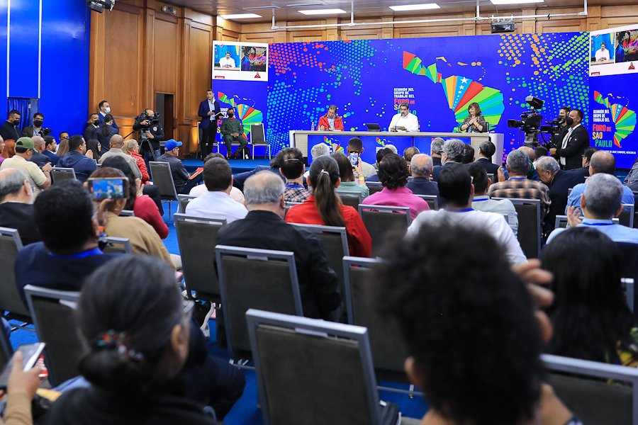 📢¡𝐀𝐬í 𝐥𝐨 𝐃𝐢𝐣𝐨!  🇻🇪
Pdte. <a href="/NicolasMaduro/">Nicolás Maduro</a>: Estamos en este momento ante un nuevo escenario geopolítico muy favorable para las fuerzas del cambio y las fuerzas progresistas.
#MultilateralismoYUnidad