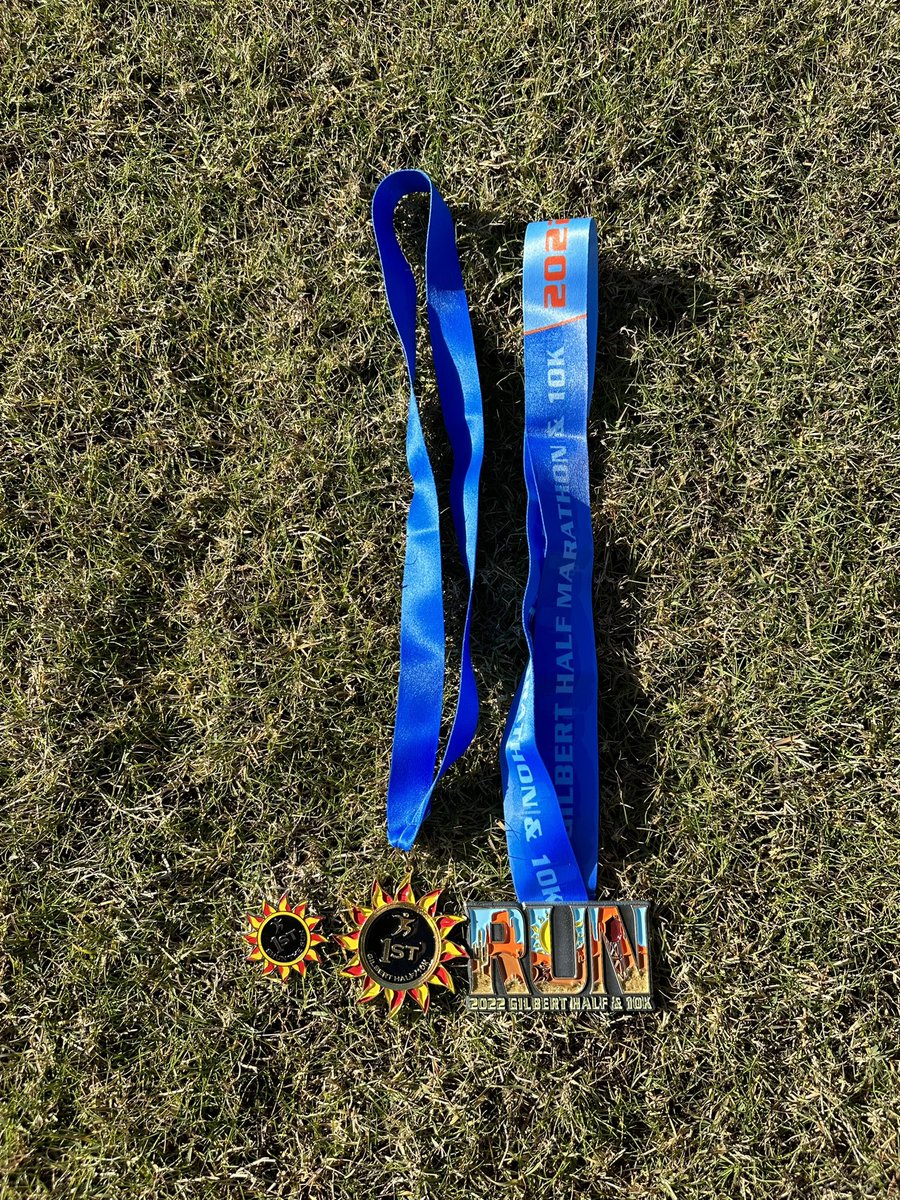 erikchazin's tweet photo. Today I placed 3rd 🥉 out of 526 runners & WON 🥇 my age group at the 2022 Gilbert Half Marathon! 🏆 I ran 1:13:10 for 13.1 Miles & it was good enough to come away with another podium finish in my own town! 🌵🍂
#LFG #BTB #MarathonMentality #BelieveTrainBecome #GoldenYear https://t.co/R9pQEnfwHu