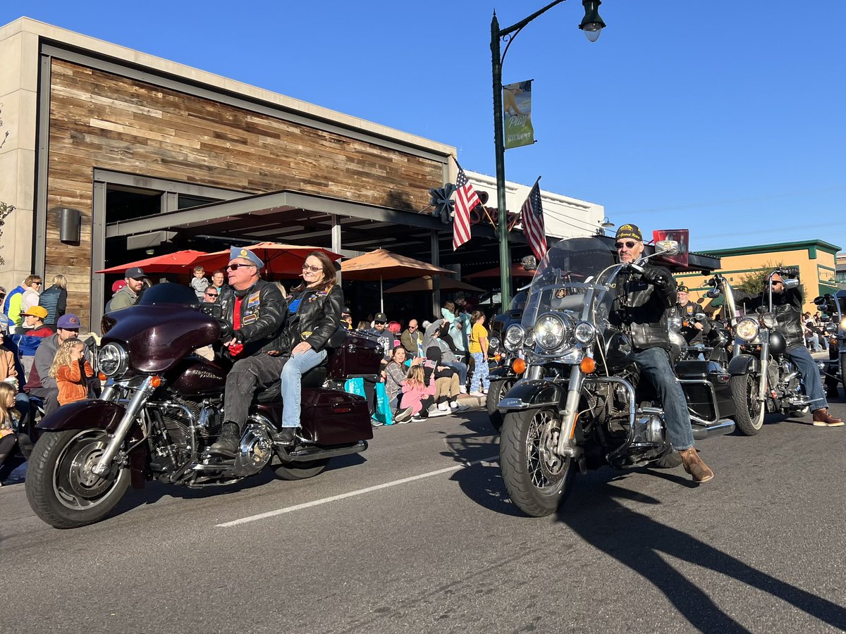GilbertYourTown's tweet photo. Thank you to everyone who made it out for the #GilbertDays Parade! 🎉
The fun continues tonight with the Gilbert Days Festival from 4 - 9 PM at Gilbert Regional Park.
Learn more: https://t.co/ZitwpT5WTG https://t.co/GBFMppVuIr