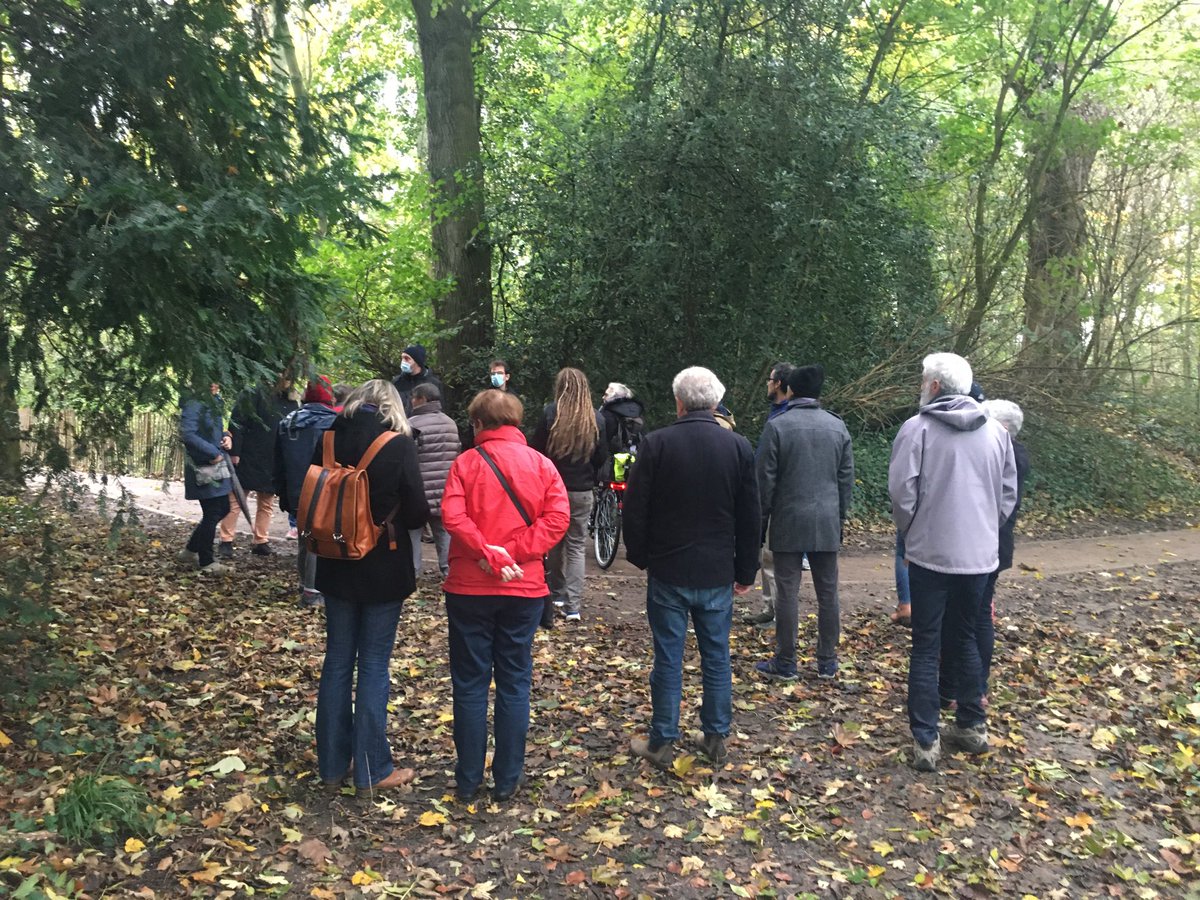 domplancke's tweet photo. DécouVerte de #Lomme cet après midi avec ⁦@EELV_Lille⁩. ⁦@VincentDhelin⁩ nous a fait découvrir sur le terrain de gros enjeux pour la préservation de la biodiversité. https://t.co/L3V4DyluTt