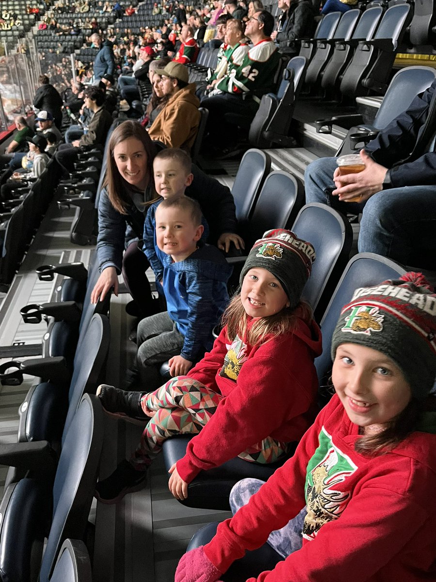 steelead's tweet photo. #GoMooseGo https://t.co/Rklej5MQvt
