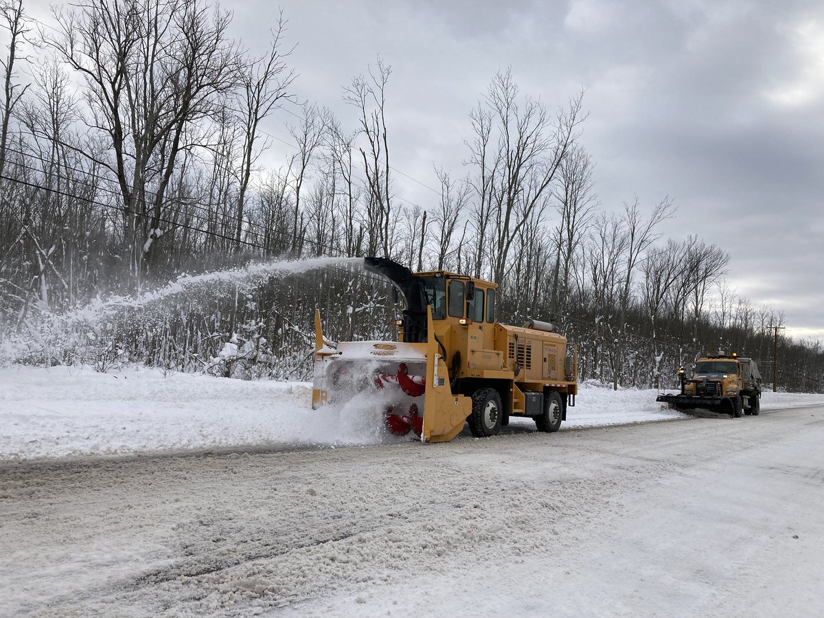 State of New York on Twitter "RT NYSDOTBuffalo Snow blowing operation on Route 20 in the town