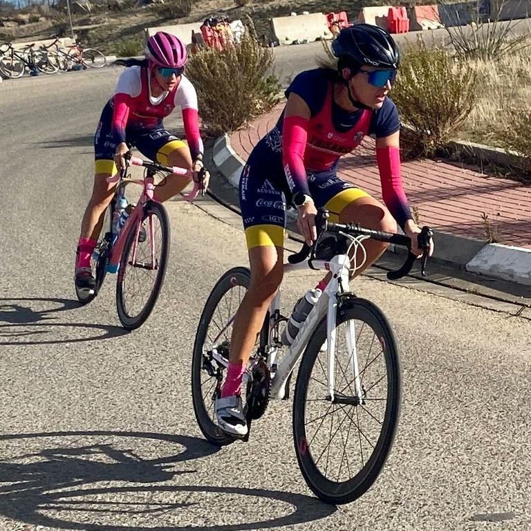TriatlonSanSe's tweet photo. Como hemos disfrutado del entrenamiento por parejas simulando un duatlón🏃🚴🏃😊😊
#depingosanse @NorteRealSC @CocaCola_esp @QPerformancelab #carniceria_orgaz @sacalalenguaESP @226ERS #finewatchesdiamonds @acdssreyes @Sauber_ES #ITC #ivamar @sansedeporte @CMLaDehesa  @move2be https://t.co/lysn3wy84S