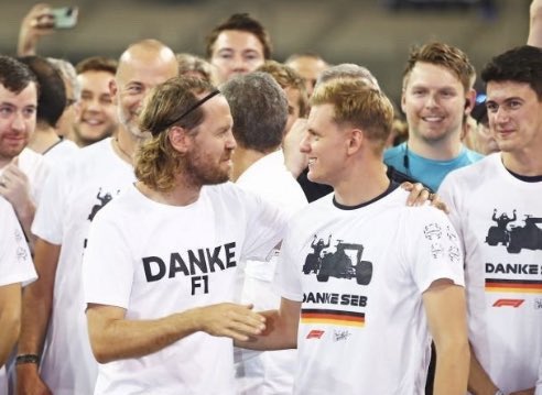 nnicolef1's tweet image. I’m not crying, you’re crying