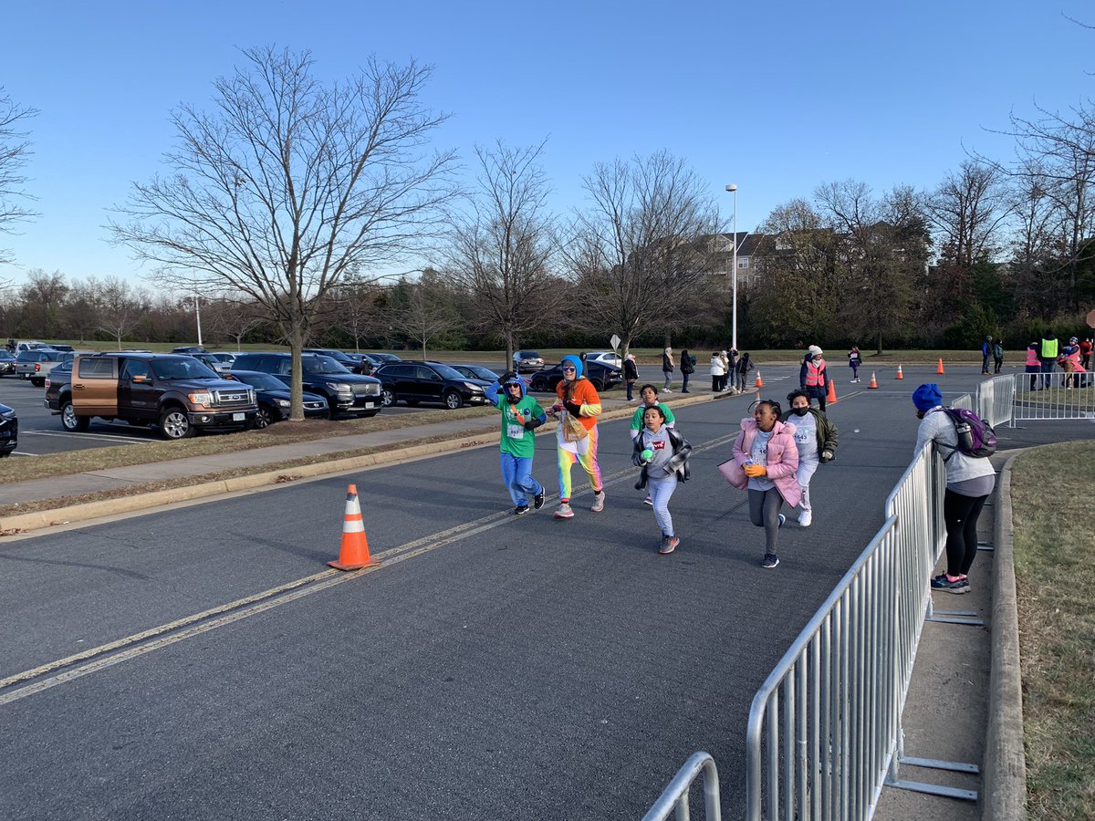 Principal_Tuck's tweet photo. We are so proud of our @SullyES_LCPS  Girls on the Run team for finishing their fall 5K today. They have been working hard all fall to prepare and had to overcome the cold temperature this morning. @MrsMurphyinLCPS @BrokawTara #itsagreatdaytobeahornet https://t.co/tnJsCquwMZ