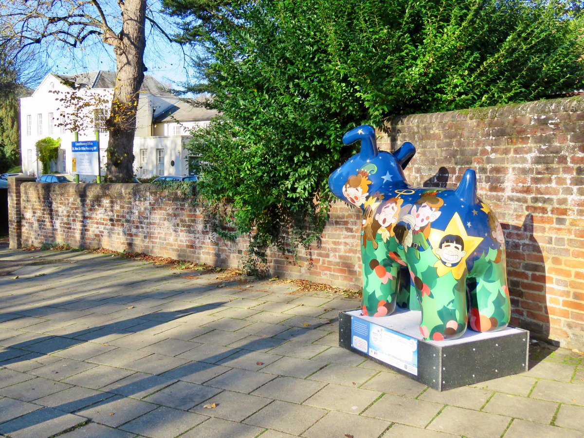 I love the gingerbread Snowdog by Donna Newman and “Bark The Herald Angel Sings” by Jessica Perrin ❤️🐶 <a href="/SnowdogArtTrail/">Snowdog Art Trails</a> <a href="/TheSnowmanHQ/">The Snowman</a> <a href="/HemelBID/">HemelHempsteadBID</a> #Snowdog #TheSnowman