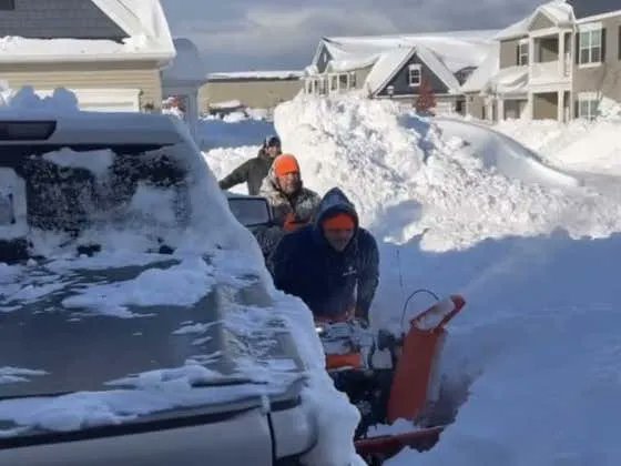 barstoolsports's tweet photo. You Love To See It: Bills Fans Are Plowing Players' Driveways So That They Can Make Their Flight To Detroit https://t.co/0KgrBwvCHa https://t.co/vDVZQc8dpc