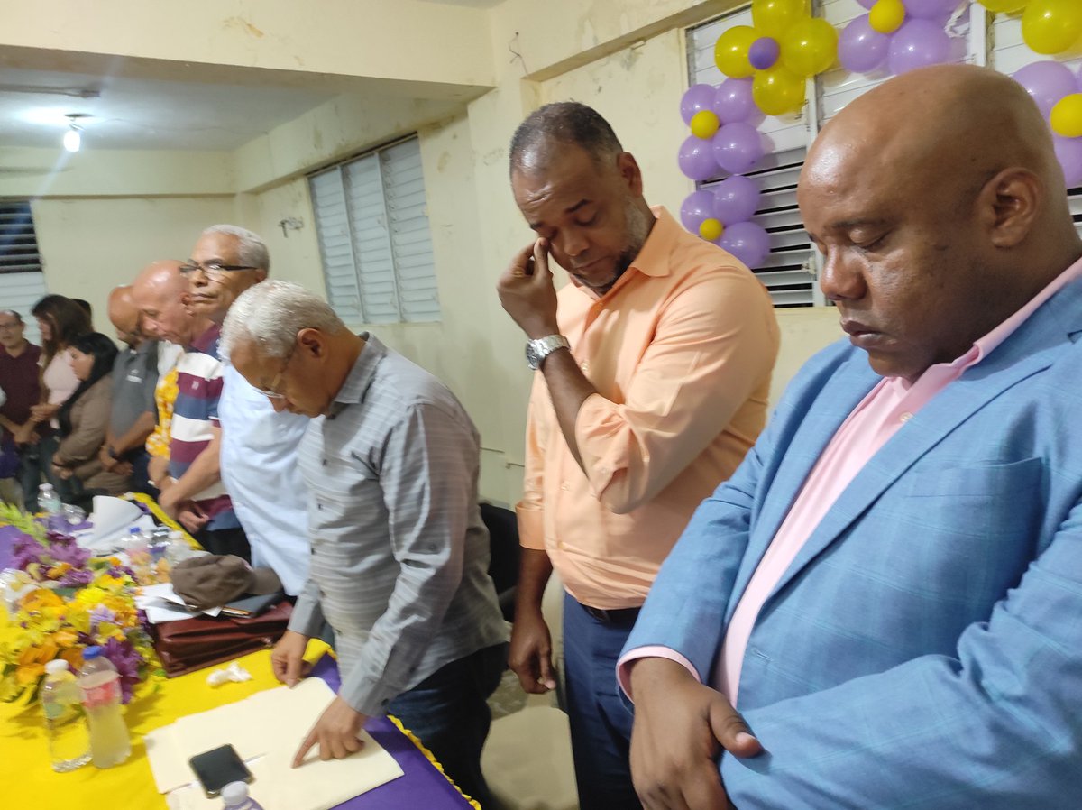 PLDSDO's tweet photo. ⤴️ En sus palabras, los presidentes electos abordaron su compromiso, con el crecimiento y fortalecimiento del PLD y el triunfo de @AbelMartinezD en 2024.
La coordinadora de #CILOE en el Bloque de C.I.Héctor Mata destacó la entrega y la calidad dirigencial de los compañeros...
🧵 https://t.co/ROhI2eOzsT