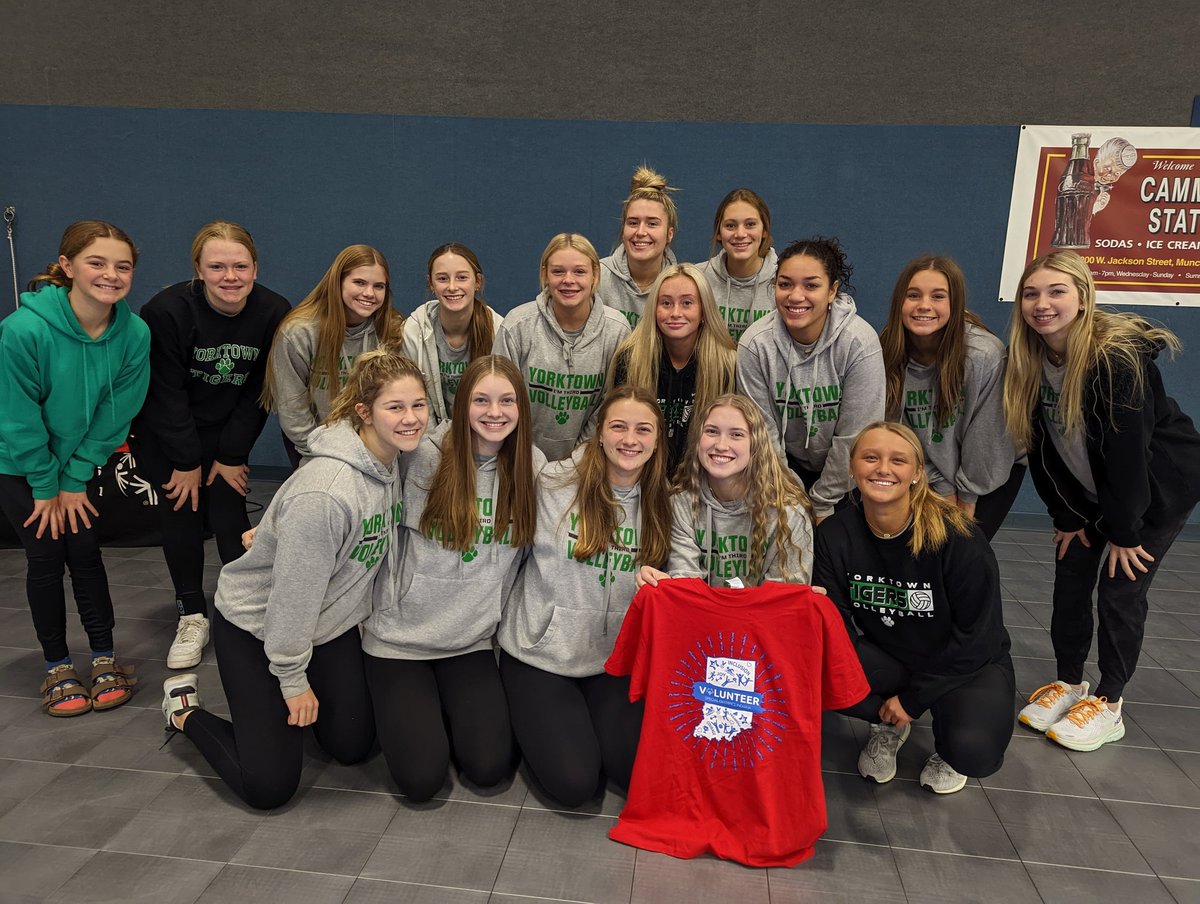 YVBTigers's tweet photo. Super proud of these @YHSAthletics and @ymsathletics volleyball girls for giving of their time today to work at the @specialolympics volleyball tournament! It's always a joy to serve!
#ImThird https://t.co/gj9zYVx8Nl