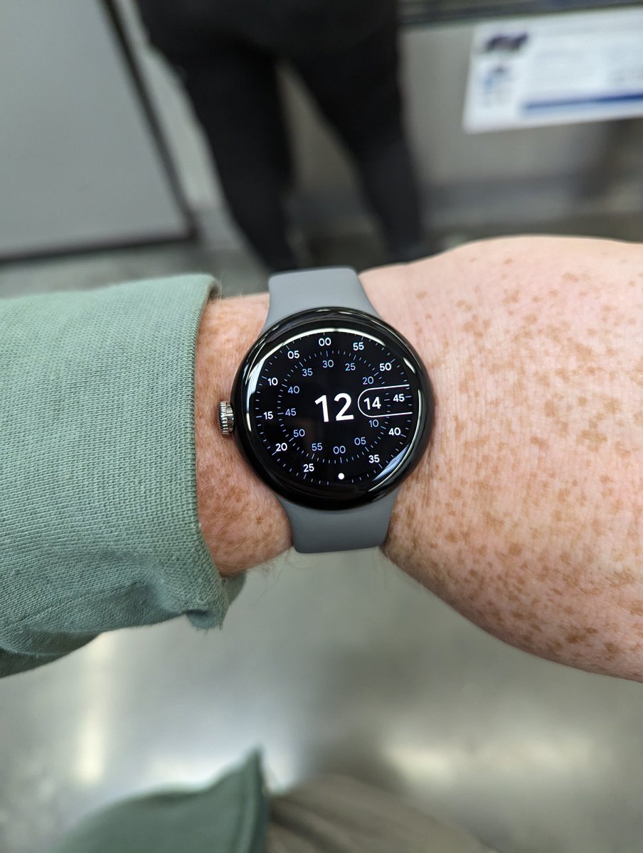 Nickfila's tweet photo. I finally got the watch @GooglePixel_US @Google I'm glad to be a part of #TeamPixel now all I need are the Pixel Bud Pros!! 👀 https://t.co/I4A3SkHo0x