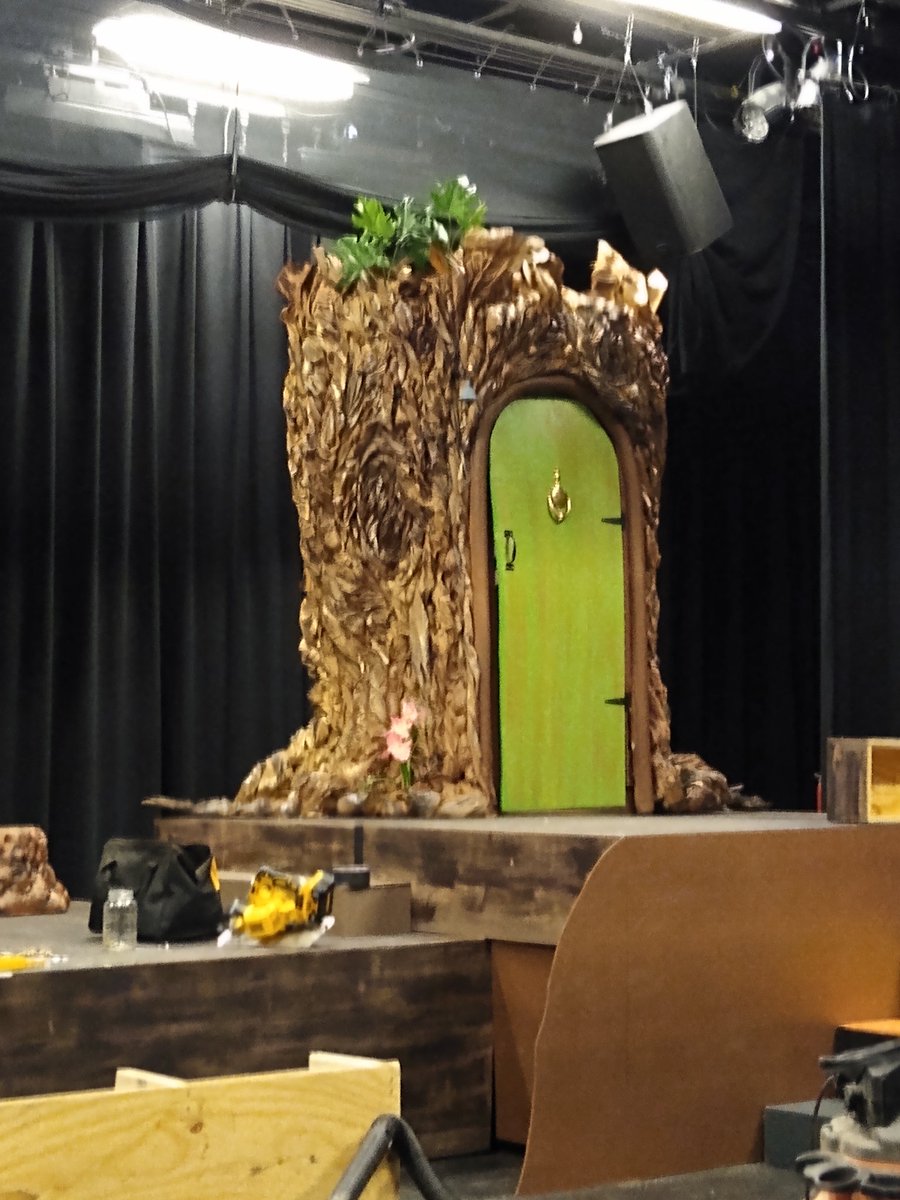 lbrygk's tweet photo. @AnnakaKalton I'm sleeping a lot, apparently I have catching up to do from a week of build shifts. Image is from our upcoming production of Pooh. I'm planning on carving with my friend online, and Zooming in for a ritual about finding centeredness and peace. https://t.co/piZFNktacQ