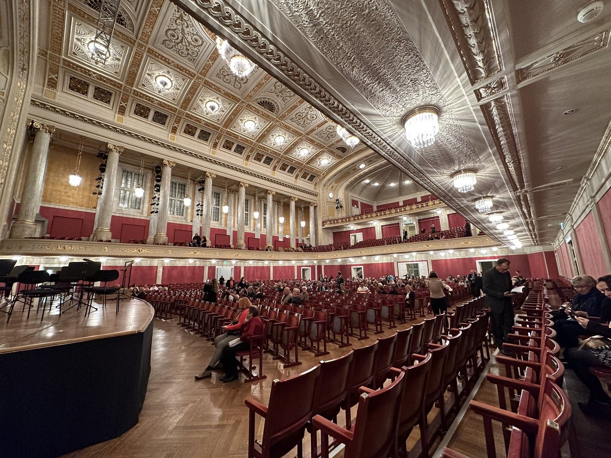 delphine_meric's tweet image. Le chœur #passionato du conservatoire d’#asnieres au #misatangofestival de #Vienna avec le maestro #Palmeri au #konzerthaus