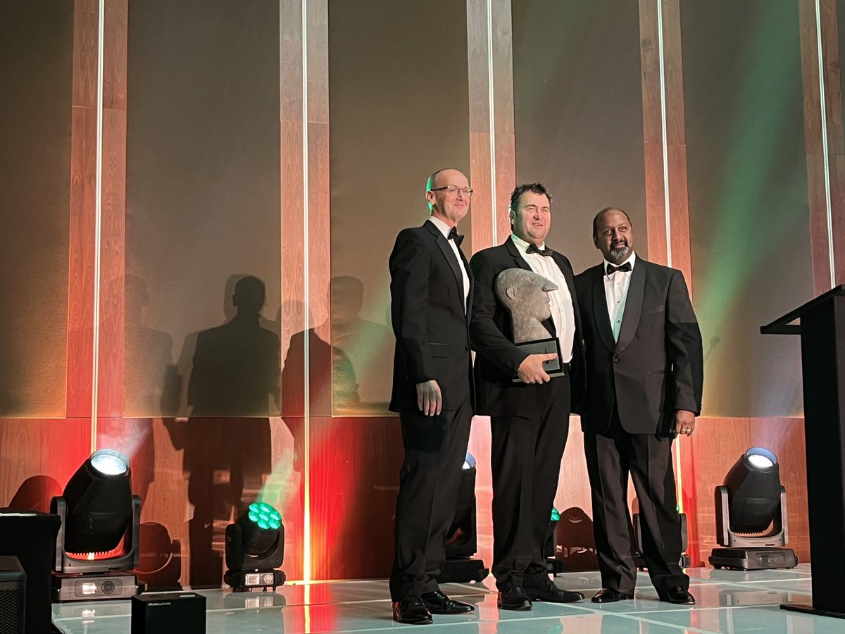 DinersClubSA's tweet image. Massive congratulations to Conrad Vlok, the winner of the #DCWinemaker Winemaker of the Year 2022 for his exceptional Sauvignon Blanc!