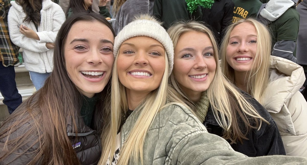 katesudderth's tweet photo. We LOVE the bears &amp; McLane game days! #sicem #baylorbears #bignoon @BUFootball https://t.co/sQADPEZFsp