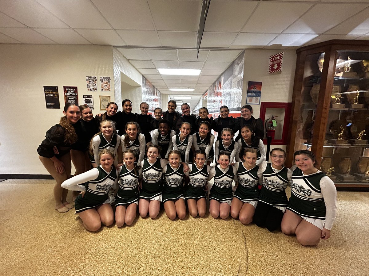 Thanks for having us @HerseyHoops! TMS Poms loved getting to know the JHHS Varsity Dance Team 🤍 #TMSPoms
