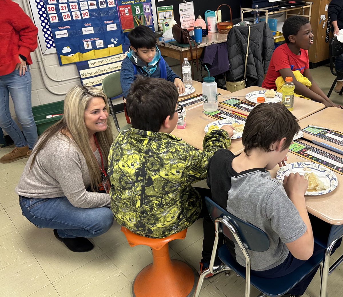 smspionage's tweet photo. Yesterday was my favorite holiday.  These students and their fearless leaders give us Thanksgiving and I am always honored to be invited. YUM https://t.co/wnvfNCxt44