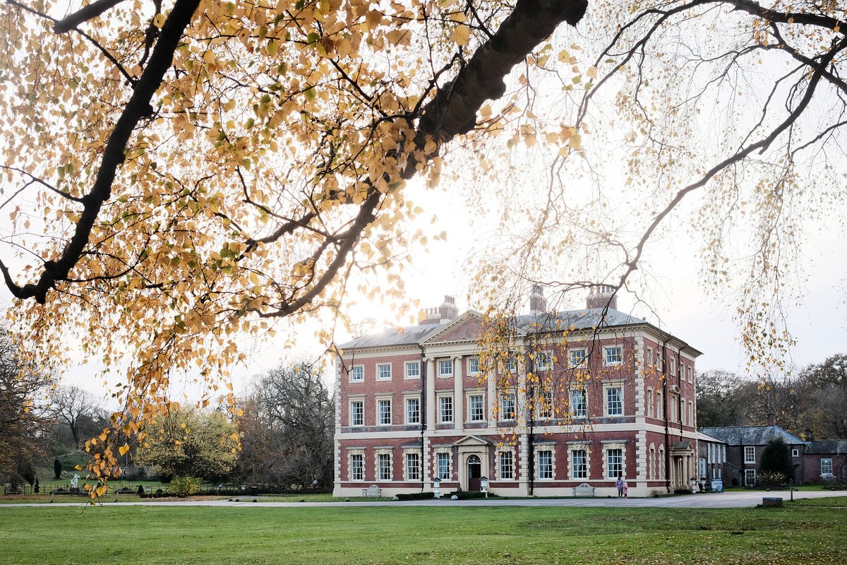 AStannardPhoto's tweet photo. Lytham Hall positively glowing in the Autumn sunshine today! @LythamHall @LythamLifeStyle @VisitLytham 
#X100V #Lancashire https://t.co/g3wp6o38wY