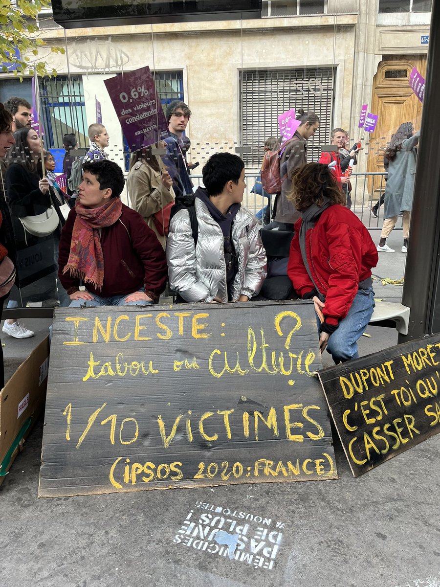 leila_zaho's tweet photo. Aujourd’hui je suis allée dans la rue pour les femme, pour me battre, pour que ceux qui ont fait de notre vie un enfer payent et pour que plus personne ne vivent ce qu’on a subi. 
Tu n’es pas seule 💜
#NousToutes https://t.co/xxluVSpF5N