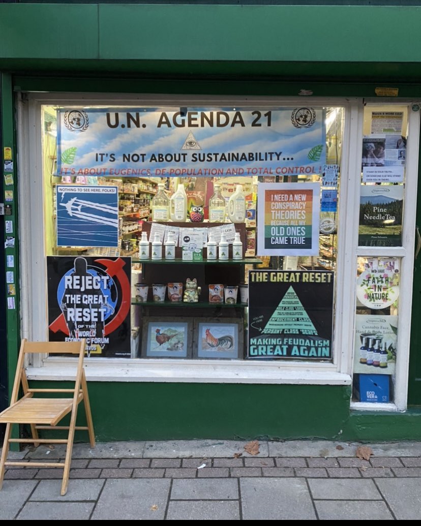Kimmie51205357's tweet photo. Health shop in East London, how fabulous is this? 👏👏👊👍😉 https://t.co/11lH0v83qq