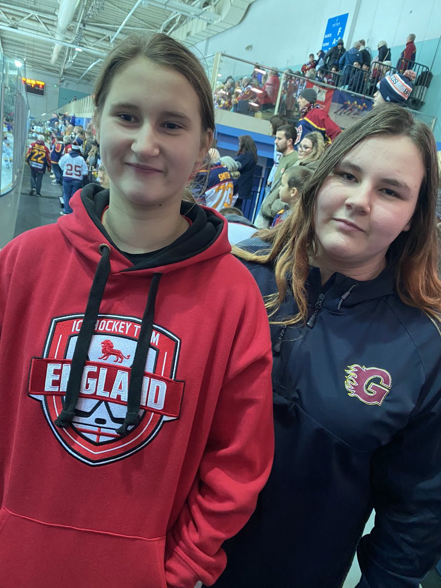 emmas0911's tweet photo. Smashing time @flamesicehockey @Sophie04242424 couldn’t wait to show her hoodie from @EIHA_Official Girls ENTP earlier in the week. @Sm82763566Chloe as always representing the flames. !! @SmithSean22281 #smashingtime https://t.co/bnIYdN5byI
