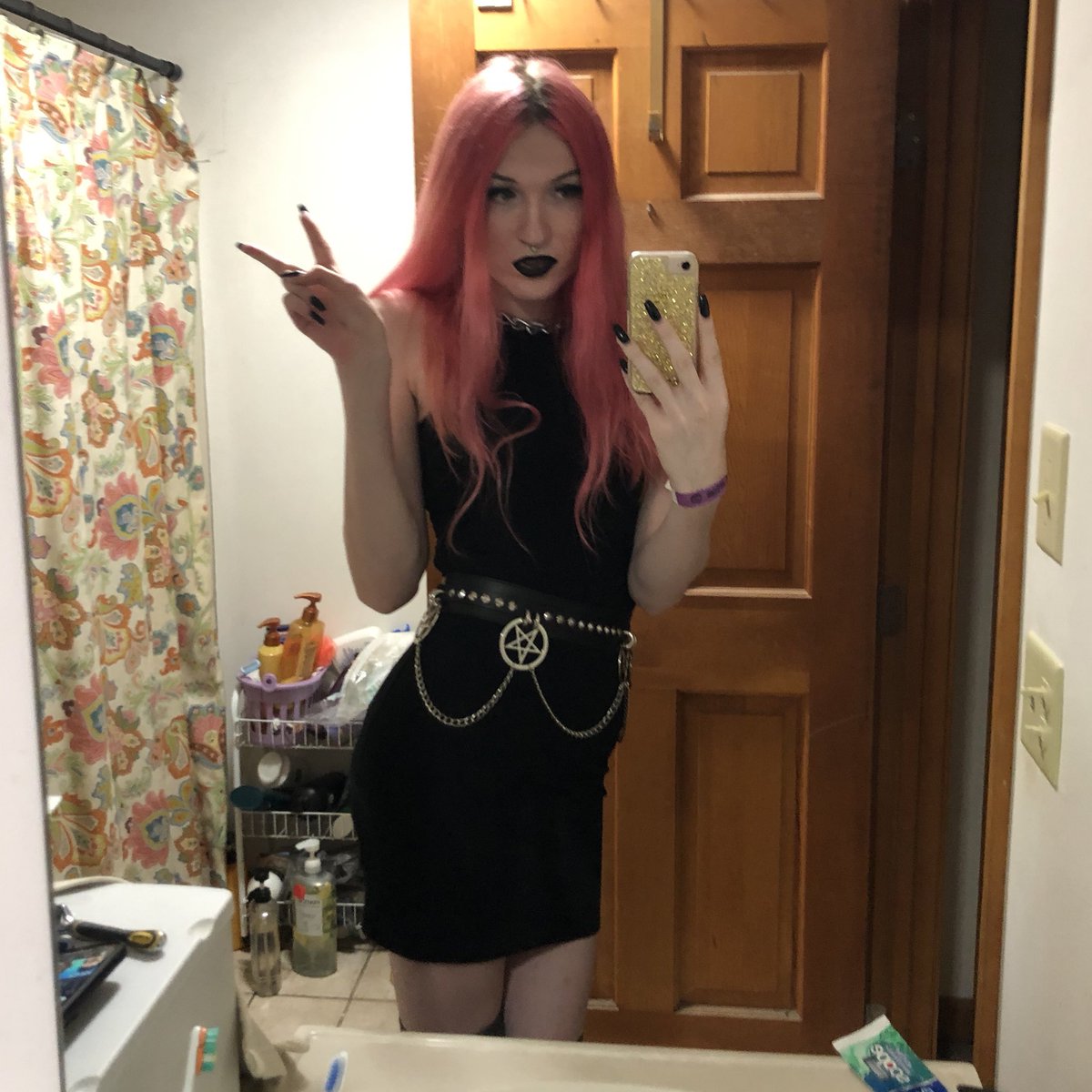 The “four horny goth trans women” fandom is dying, retweet if you’re goth, a trans woman, or—