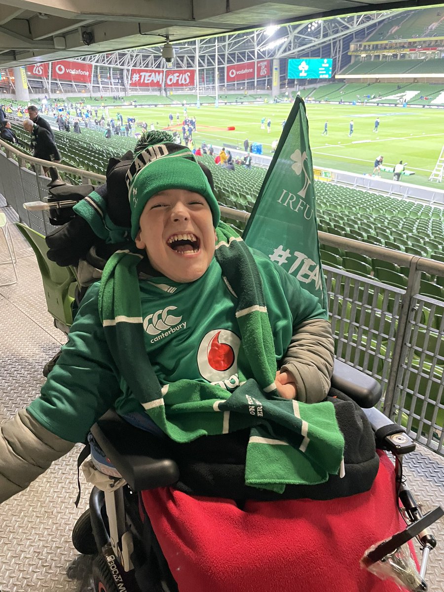 for_tomas's tweet image. Come on Ireland 💚🤍🧡 thank you Carl @IrishRugby            @connachtrugby @RugbyAU @for_tomas at the @AVIVAStadium