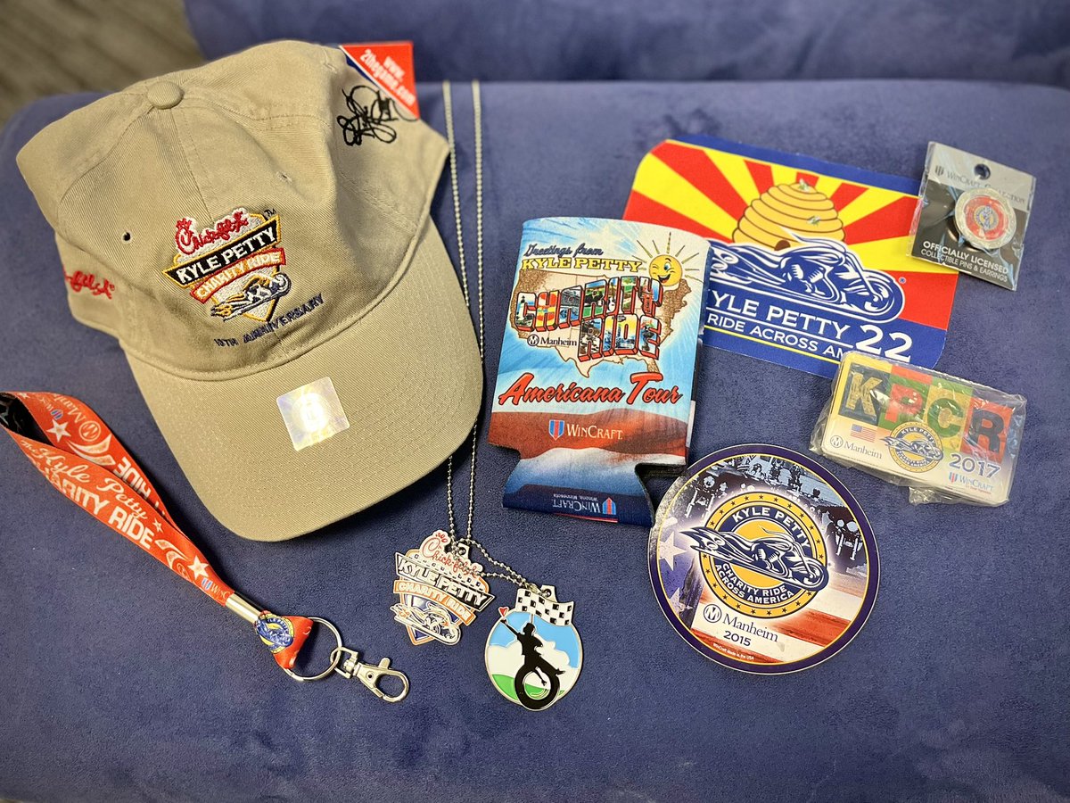 KPCharityRide's tweet image. ➡️ Weekend #GIVEAWAY! ⬅️

We’re giving away prize packs, featuring this assortment of #KPCharityRide goodies, to 3 lucky winners! Here’s how to enter to win… 👇

1. FOLLOW @KPCharityRide
2. RT this post

We will randomly select 3 winners TOMORROW, Nov. 20 at 6pm ET! Good luck!