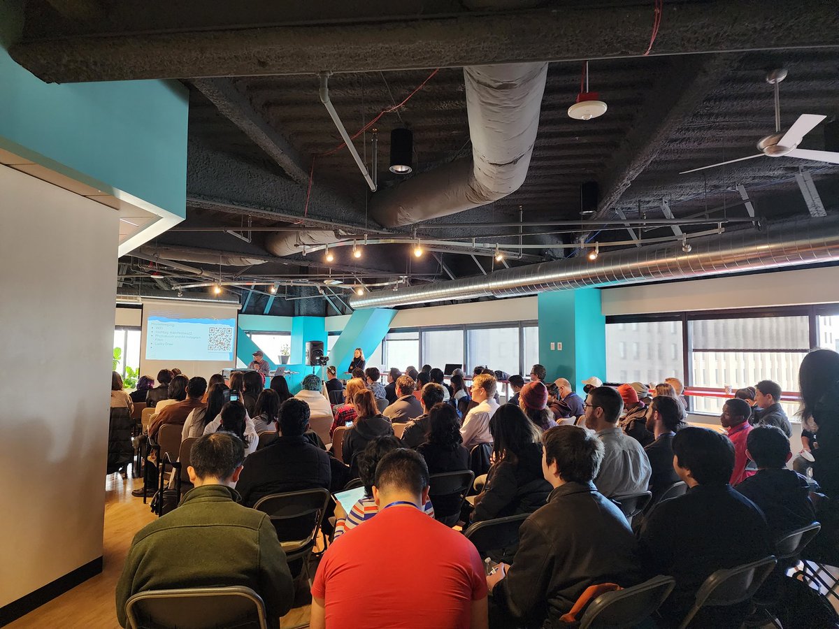 sagecodes's tweet photo. #devfestsea22 is kicking off! https://t.co/LntdYKLz74